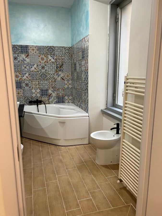 Alla Scalinata Del Teatro Rossetti Confort Suites Parcheggio Триест Екстериор снимка