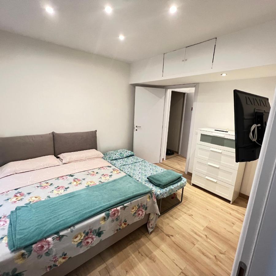 Alla Scalinata Del Teatro Rossetti Confort Suites Parcheggio Триест Екстериор снимка