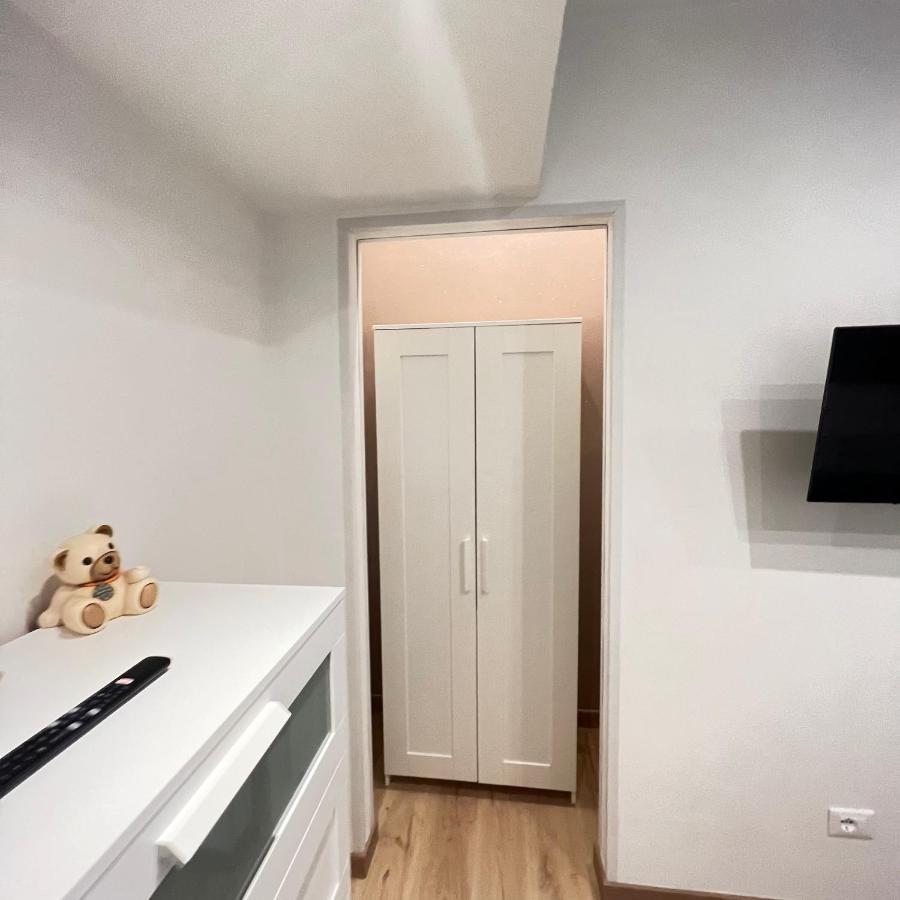 Alla Scalinata Del Teatro Rossetti Confort Suites Parcheggio Триест Екстериор снимка