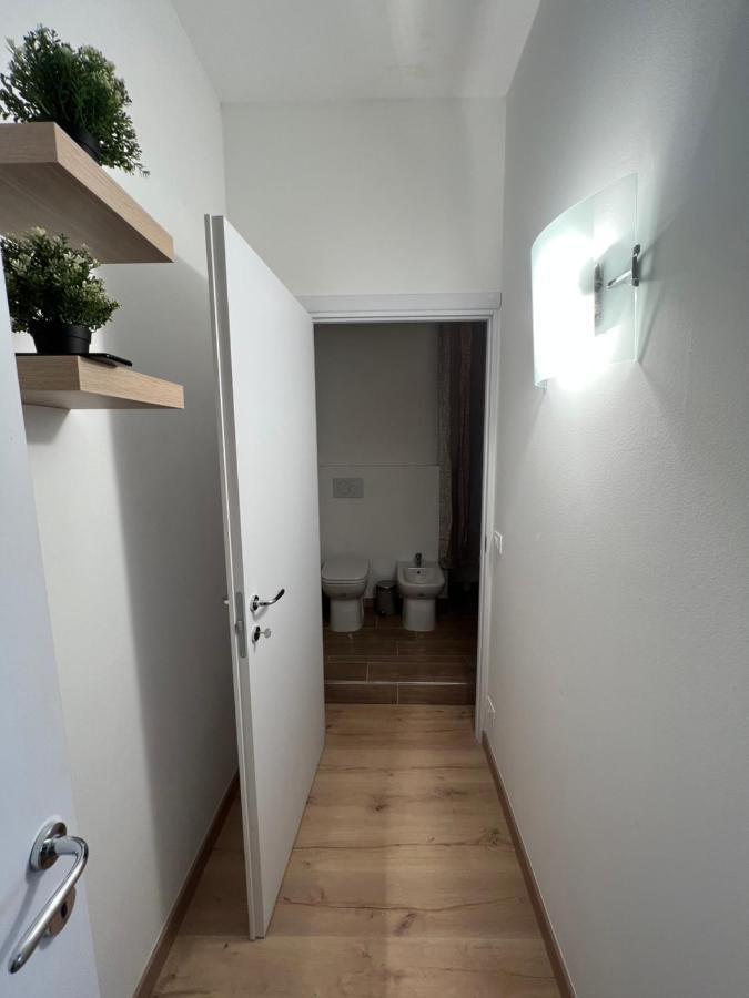 Alla Scalinata Del Teatro Rossetti Confort Suites Parcheggio Триест Екстериор снимка