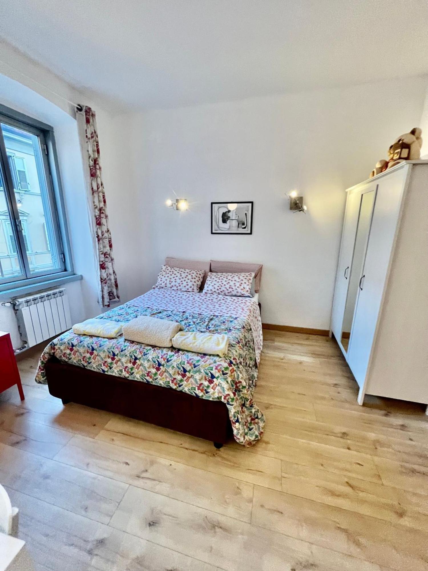 Alla Scalinata Del Teatro Rossetti Confort Suites Parcheggio Триест Екстериор снимка