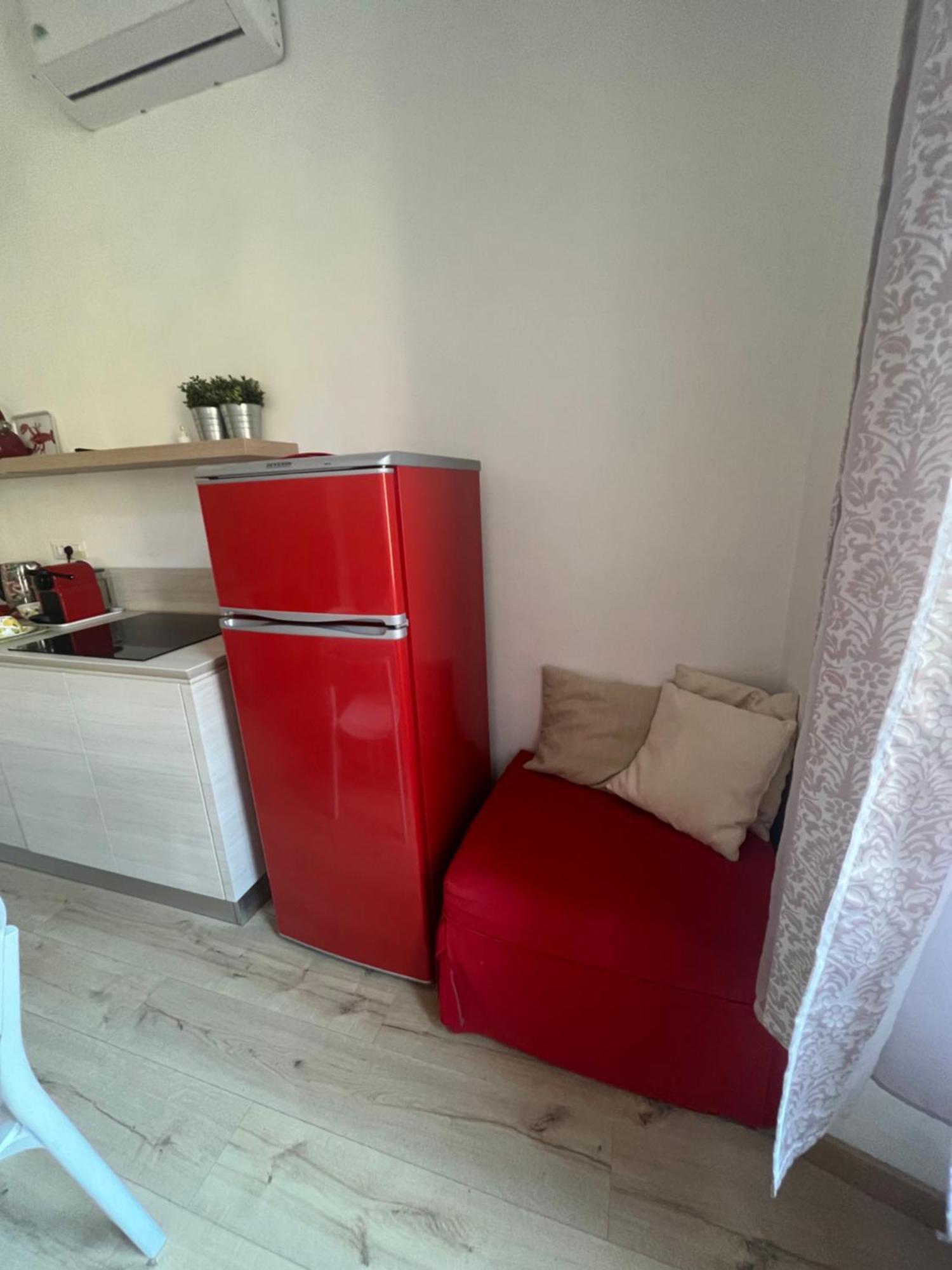 Alla Scalinata Del Teatro Rossetti Confort Suites Parcheggio Триест Екстериор снимка