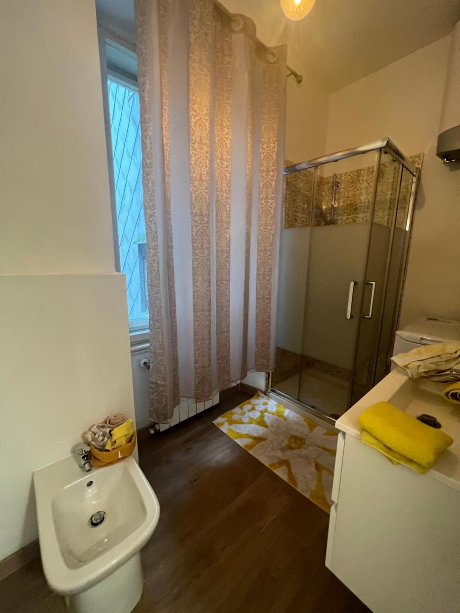 Alla Scalinata Del Teatro Rossetti Confort Suites Parcheggio Триест Екстериор снимка